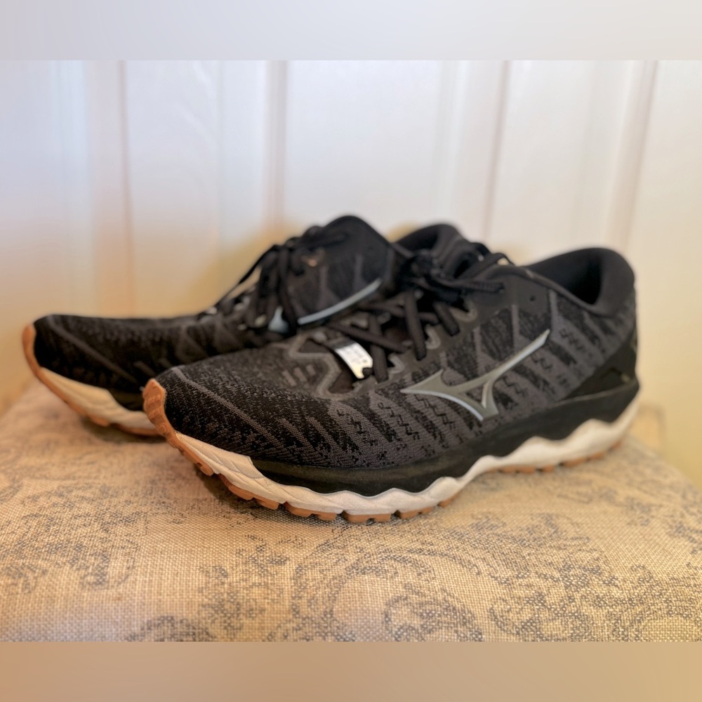 Women’s running shoes